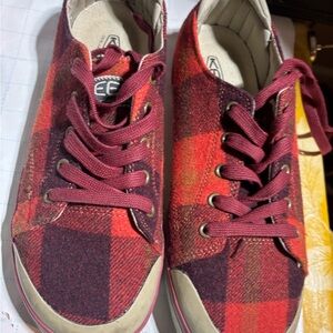 Keen flannel Red and Black Plaid Sneakers 9.5